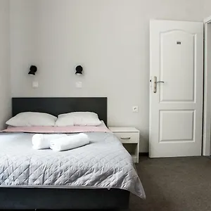 https://peregrinus-rooms-apartments.krakowhotelspoland.com